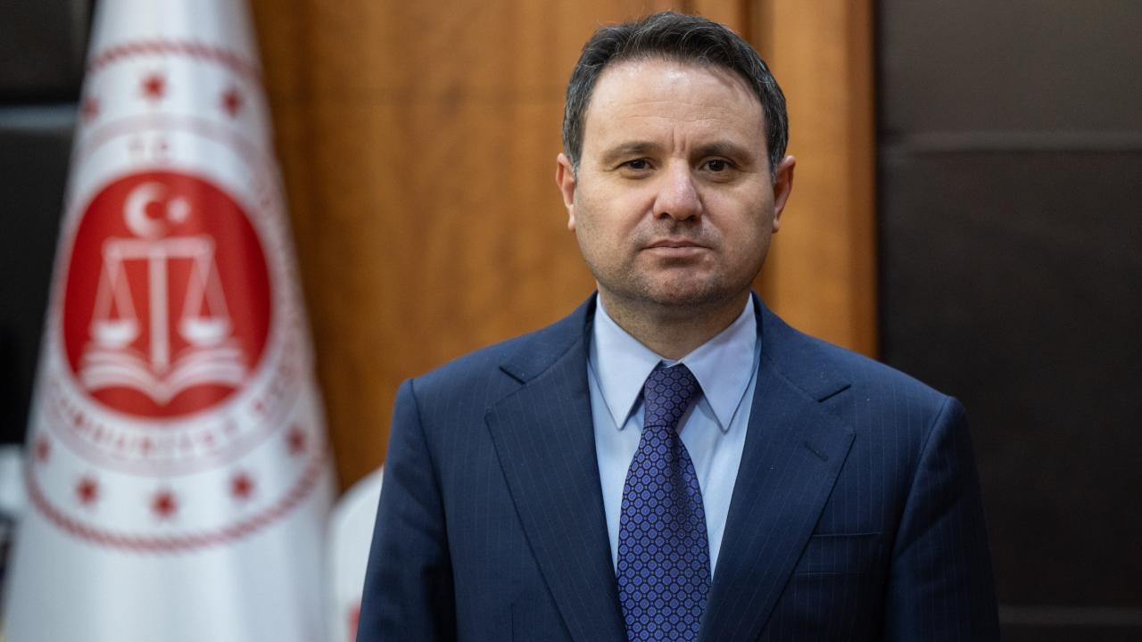 Bakan Gürlek: Milletimize ve devletimize hizmet yolunda azimle çalışmaya devam edeceğiz