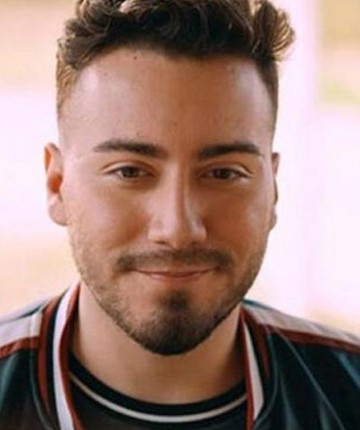 Enes Batur gözaltına alındı