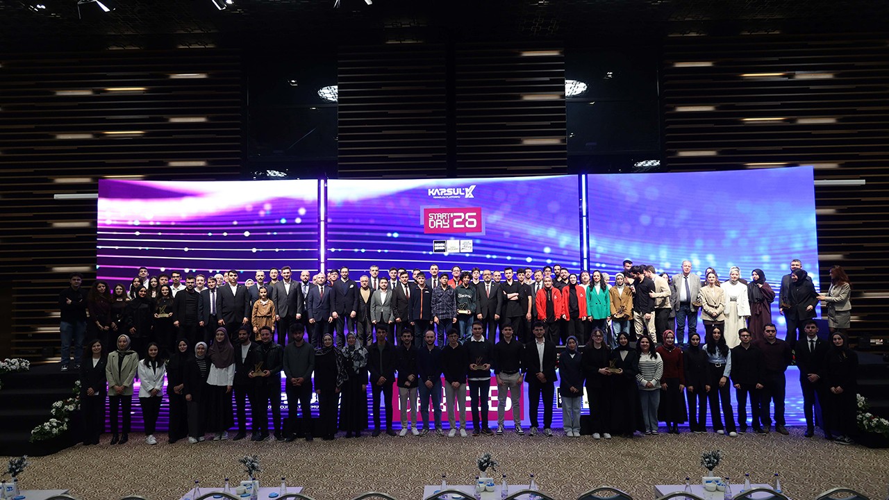 Konya'da TEKNOFEST’te dereceye giren kapsül takımları START DAY’26 etkinliğinde ödüllerini aldı
