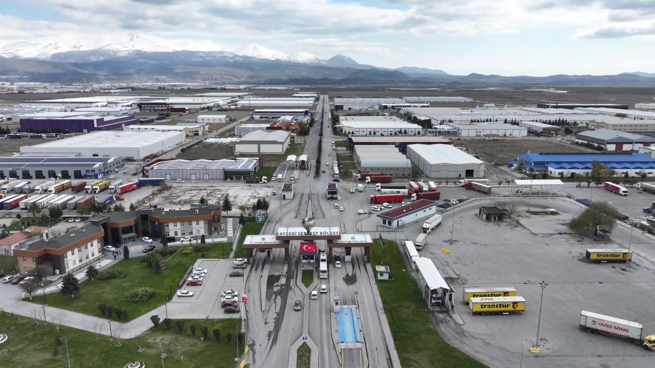 Serbest bölgeler 2026'da 14 milyar dolarlık ihracat hedefliyor