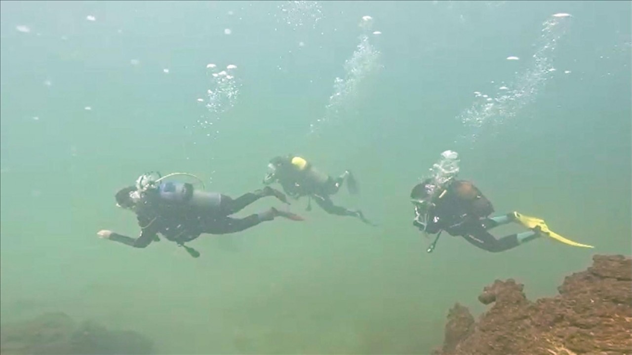 1912’de bir buz dağına çarparak batan Titanik adlı ünlü transatlantiğin şu an enkazının bulunduğu noktanın yaklaşık coğrafi konumu nedir? Kim Milyoner Olmak İster 300 bin TL'lik soru
