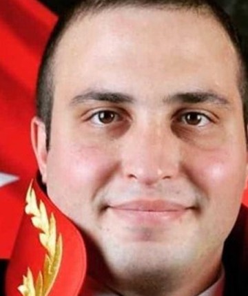 Genç hakim kalbine yenik düştü