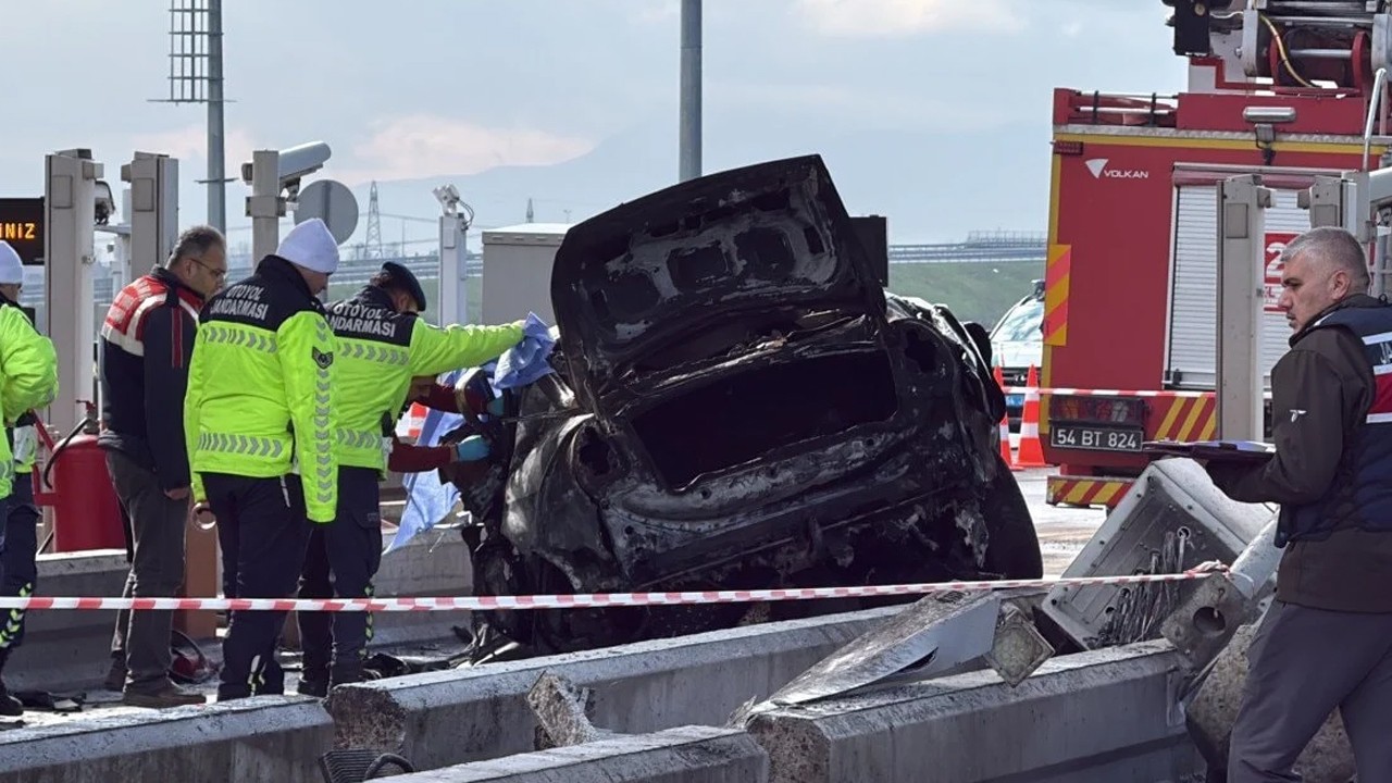 Kaza sonrası alev alan araçta can verdi