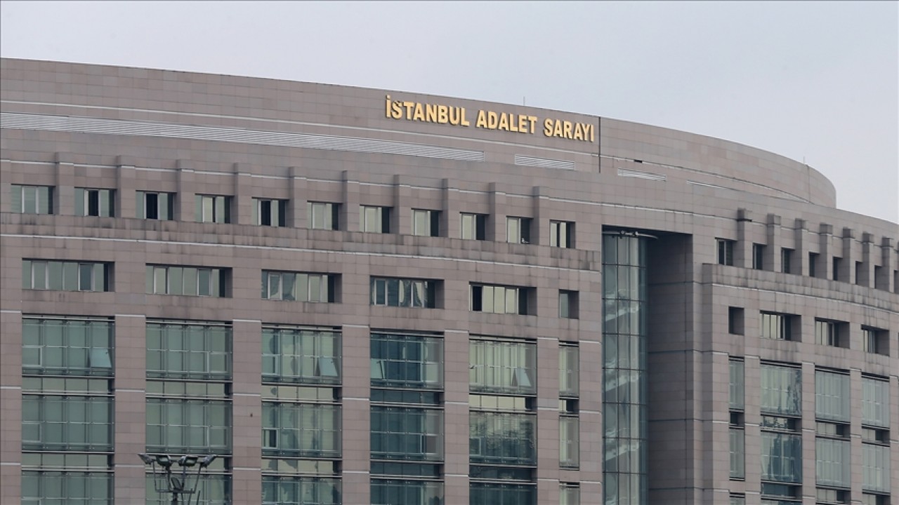 İstanbul merkezli "sahte belgelerle ikamet izni" operasyonunda 48 şüpheli yakalandı