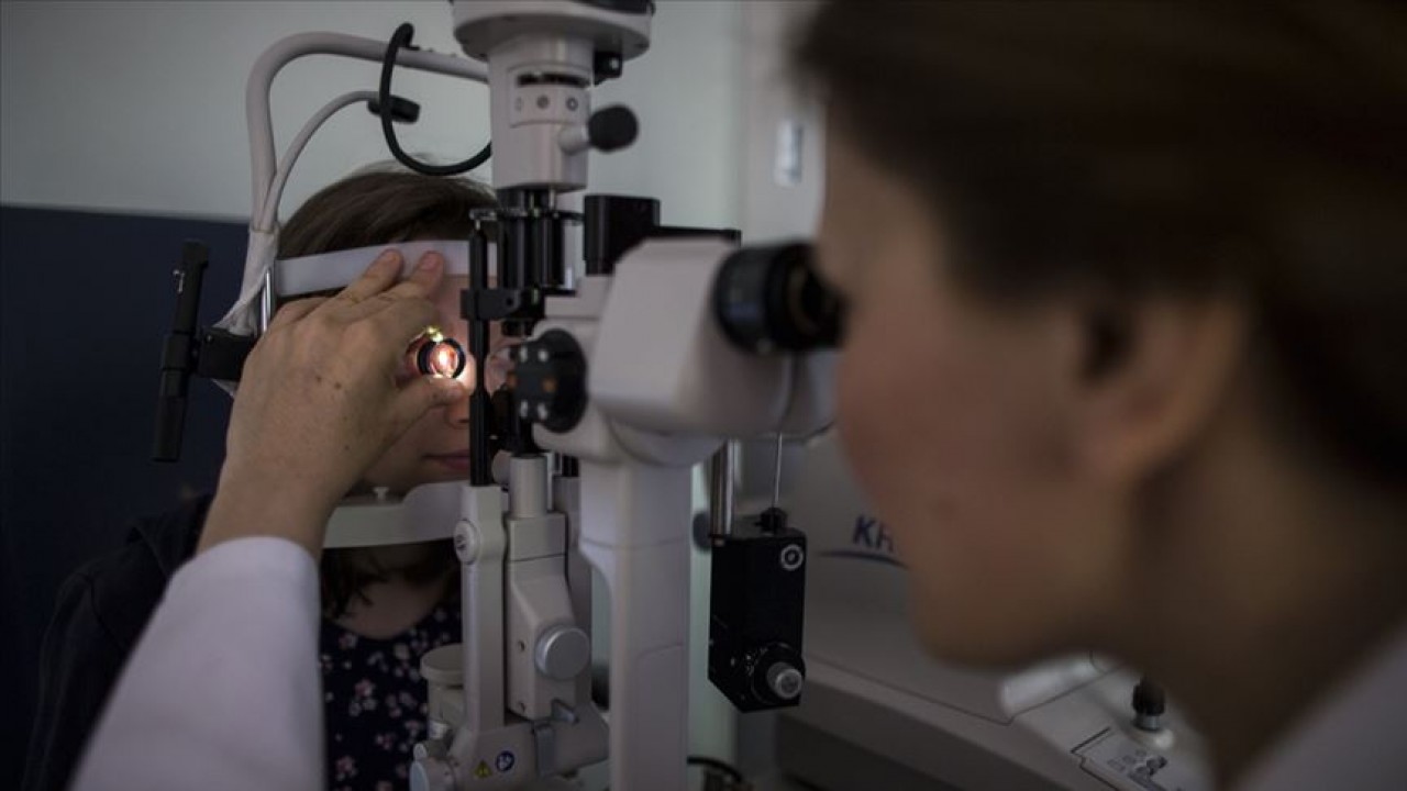 Şu katarakt başıma dert oldu diyen biri günlük hayatında hangisinde sorun yaşıyordur? Beyaz'la Joker sorusu 50 Bin TL