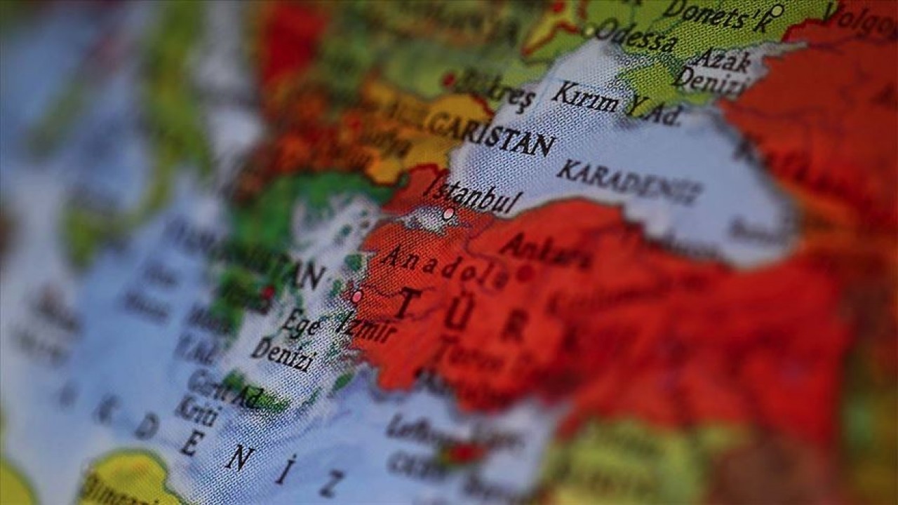 Tarih boyunca birçok medeniyete ev sahipliği yapan Türk topraklarına Türkiye ismini veren medeniyet hangisidir? Beyaz'la Joker sorusu