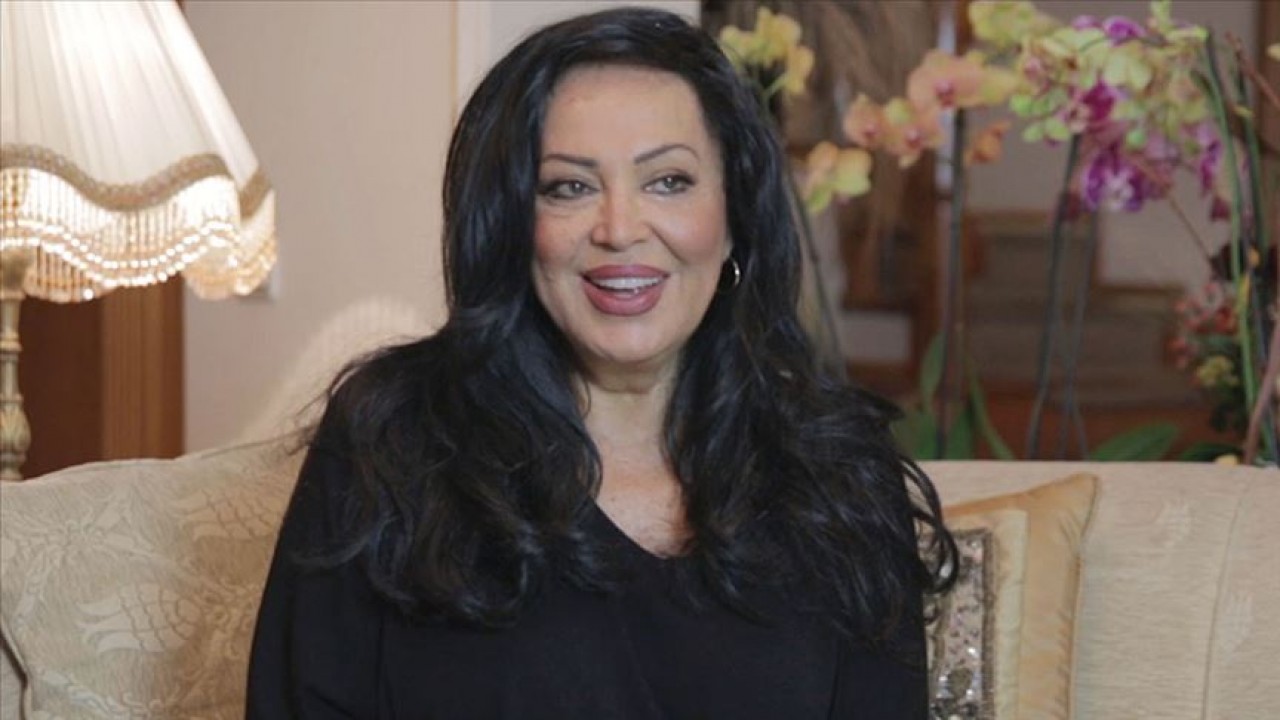 Türk sinemasında Sultan lakabıyla bilinen Türkan Şoray hakkında bilgilerden hangisi doğrudur? Beyaz'la Joker sorusu