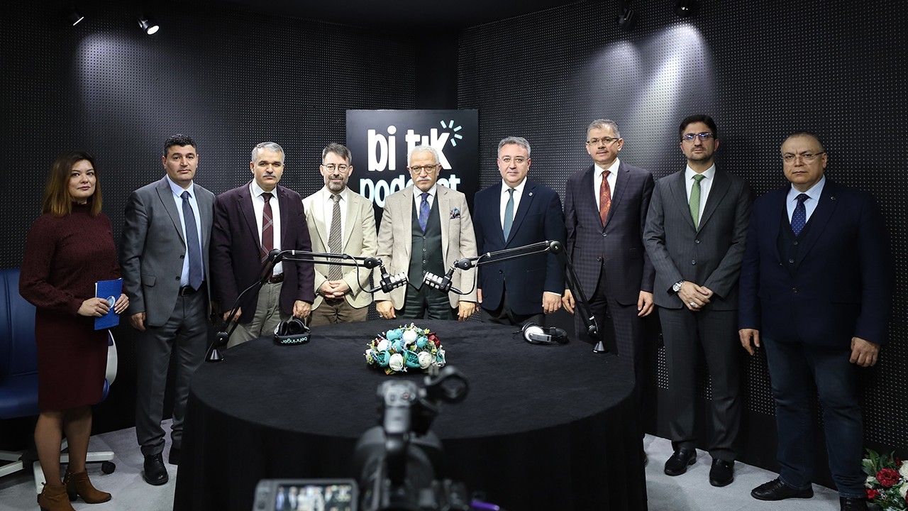 Bilim ve iletişimi aynı çatı altında buluşturan NEÜ podcast–vodcast stüdyosu açıldı