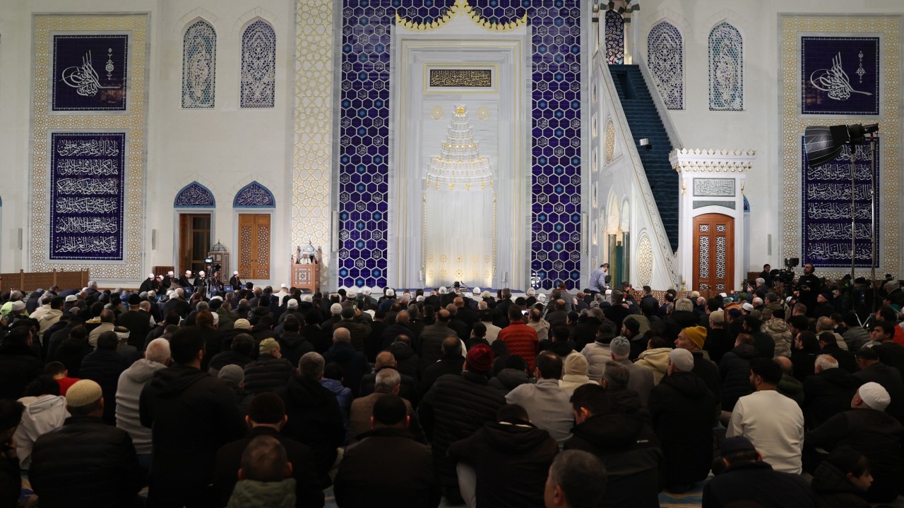 İSTANBUL FATİH'TE HATİMLE TERAVİH NAMAZI KILINAN CAMİLER 2026: Fatih'te hangi camilerde hatimli teravih namazı kılınacak?