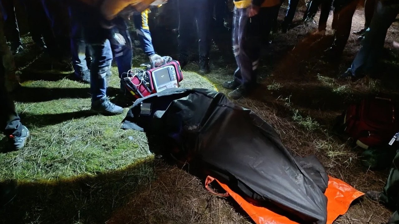 Yangında çöken binada yaşlı adamın cansız bedeni bulundu