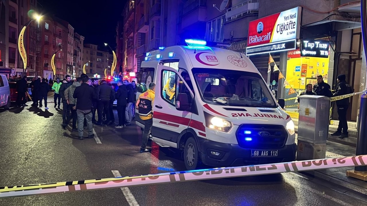 Bir evde 2’si kadın 3 kişi silahla vurulmuş halde bulundu!