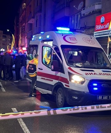 Bir evde 2’si kadın 3 kişi silahla vurulmuş halde bulundu!