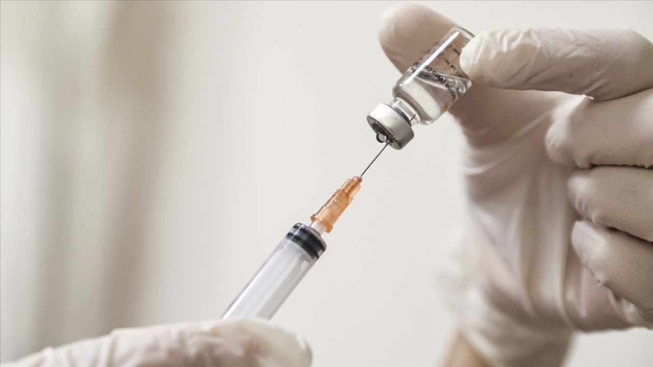 1928’de Alexander Fleming hangisini bir tesadüf sonucu bulmuş ve bu buluşuyla 1945’te “Fizyoloji veya Tıp“ dalında Nobel ödülü almıştır? Milyoner sorusu