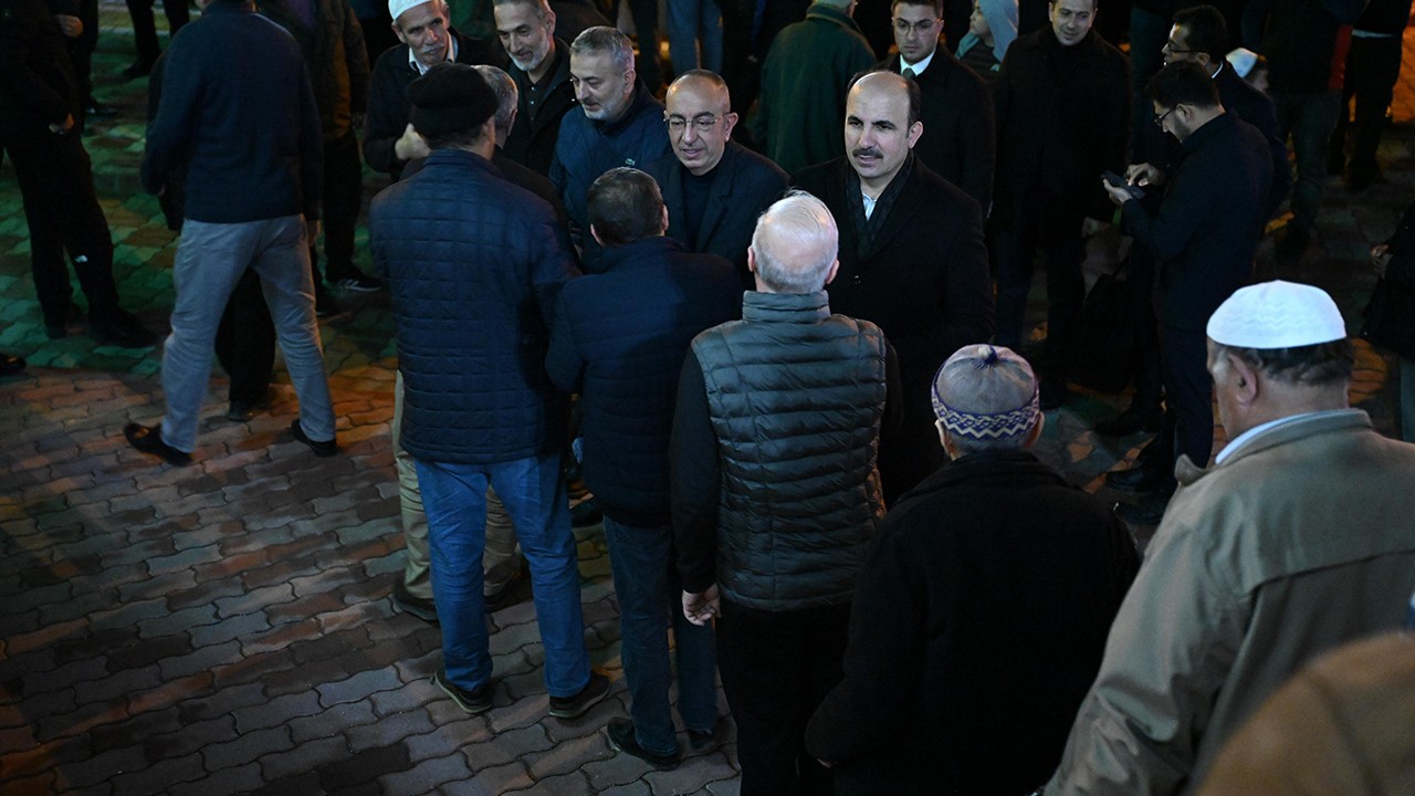 Başkan Altay ve Başkan Kavuş Konyalıların ilk teravih namazı heyecanına ortak oldu