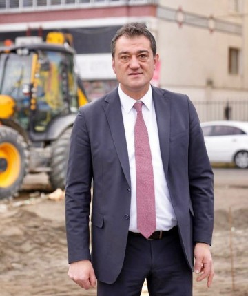 CHP'li belediye başkanı kalp krizi şüphesiyle gittiği hastanede yoğun bakıma alındı