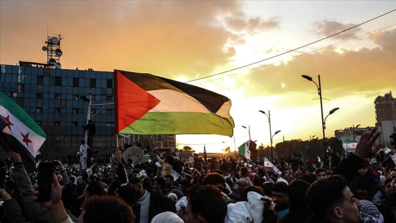 Suriye'nin başkenti Şam’da 14 yıl sonra ilk kez ramazan topu atıldı