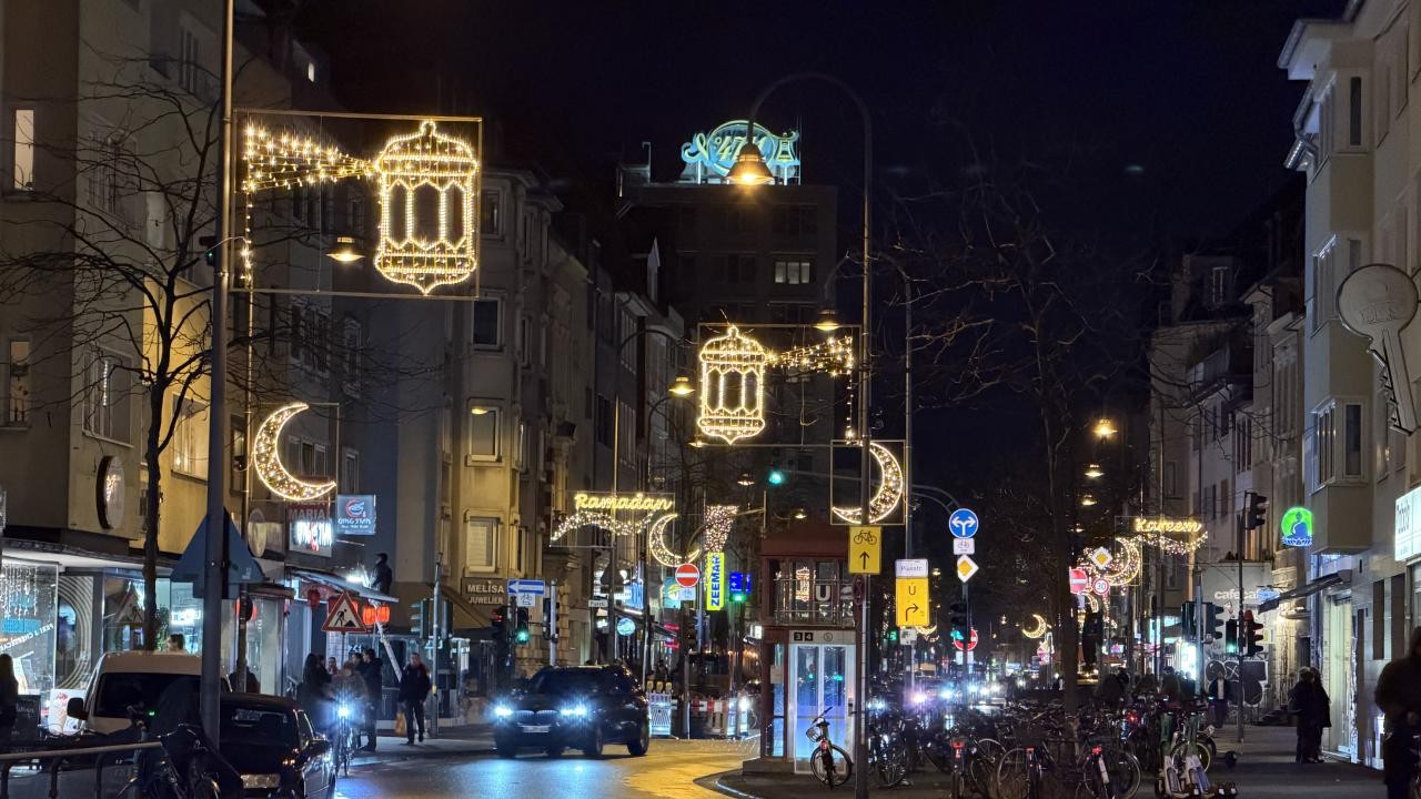 Almanya'da ışıklarla süslenen caddeler ramazan boyunca aydınlatılacak