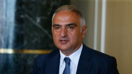 Bakan Ersoy, "Dünya Dillerinde Türkçe" sözlüğünü tanıttı