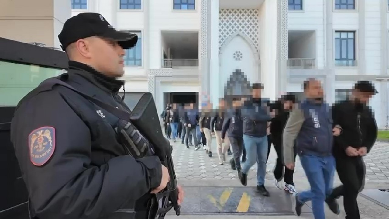 Çağrı merkezi kurup vatandaşları 22 milyon lira dolandırdılar