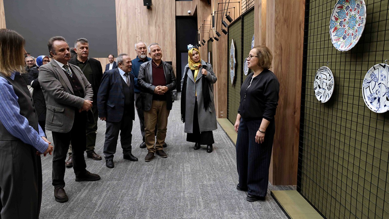 Konya’da “Evan-i Kaşi” sergisi açıldı