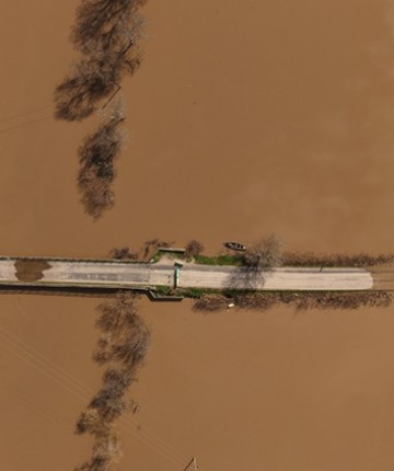 Yaklaşık 20 bin dekarlık alan su altında kaldı