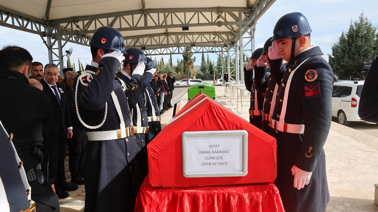 Hayatını kaybeden uzman çavuş toprağa verildi