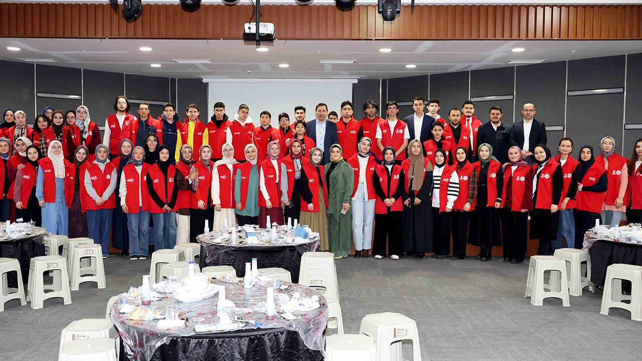 Hasan Kılca gençlerle iftar sofrasında buluştu