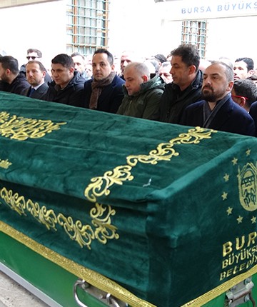 AK Parti Milletvekili Özen'in annesi toprağa verildi