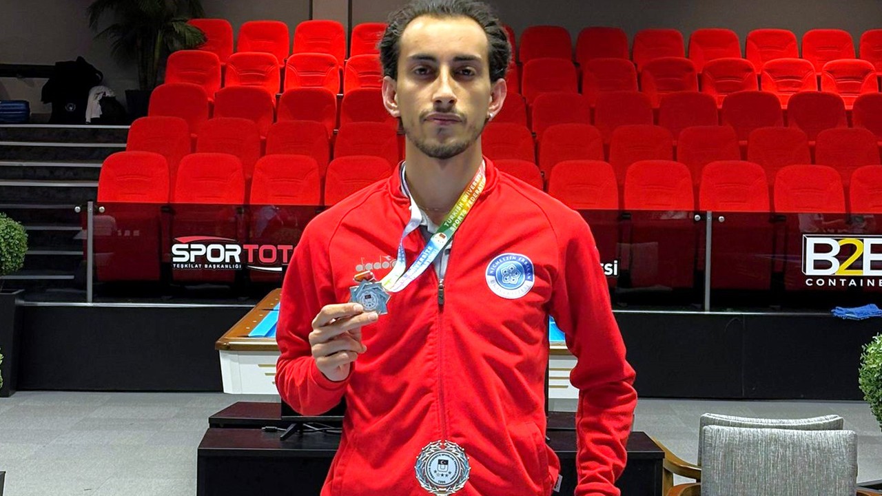 NEÜ’lü Seyyid Türkcan Yıldırım ÜNİLİG Bilardo Türkiye Şampiyonası’nda ikincilik elde etti