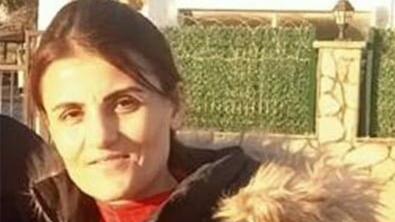 Sigara içtiği için tartıştığı eşini iş yerinde 13 bıçak darbesiyle ağır yaraladı