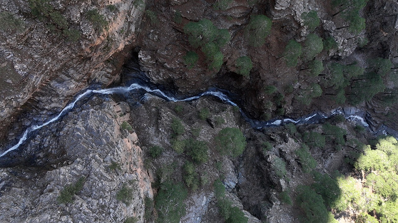 150 metre yükseklikten çağlayan Uçansu Şelalesi, yılın sadece 1 ayı akıyor
