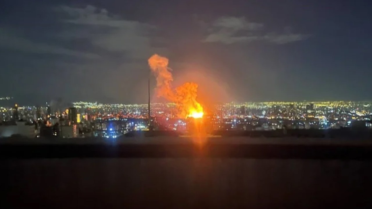 İran'da Radyo ve Televizyon Kurumu binası vuruldu