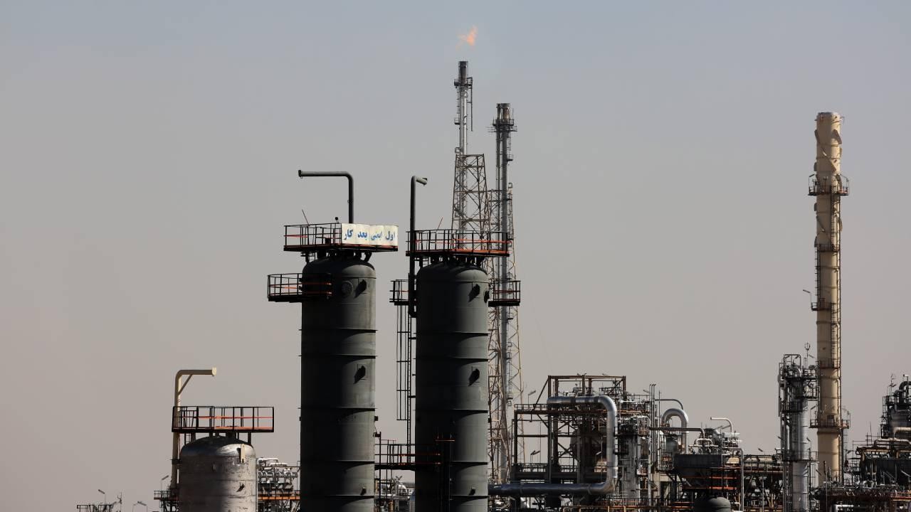 ABD-İsrail'in İran'a yönelik askeri operasyonları petrol ve gaz piyasalarında sıçramaya yol açtı