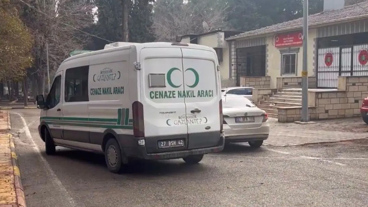 Halı makinesine sıkışan fabrika işçisi hayatını kaybetti