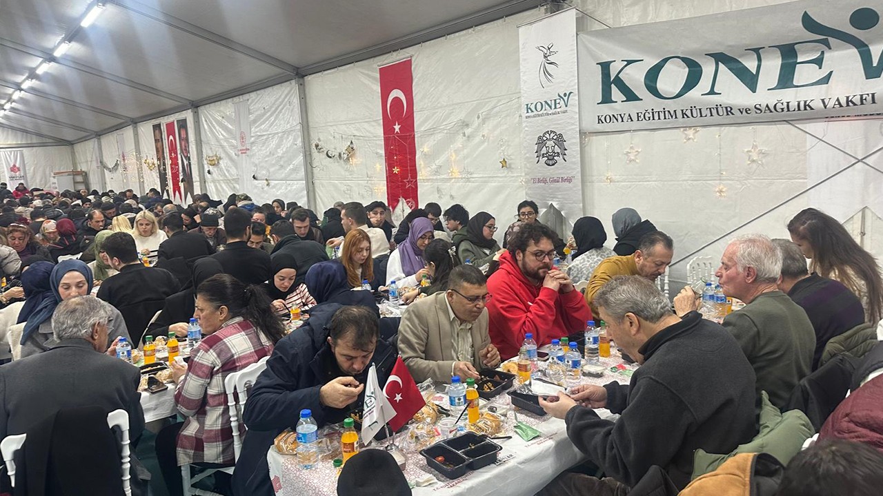 Konya derneği tarafından düzenlenen iftar sofrasında birlik ve dayanışma ruhu öne çıktı