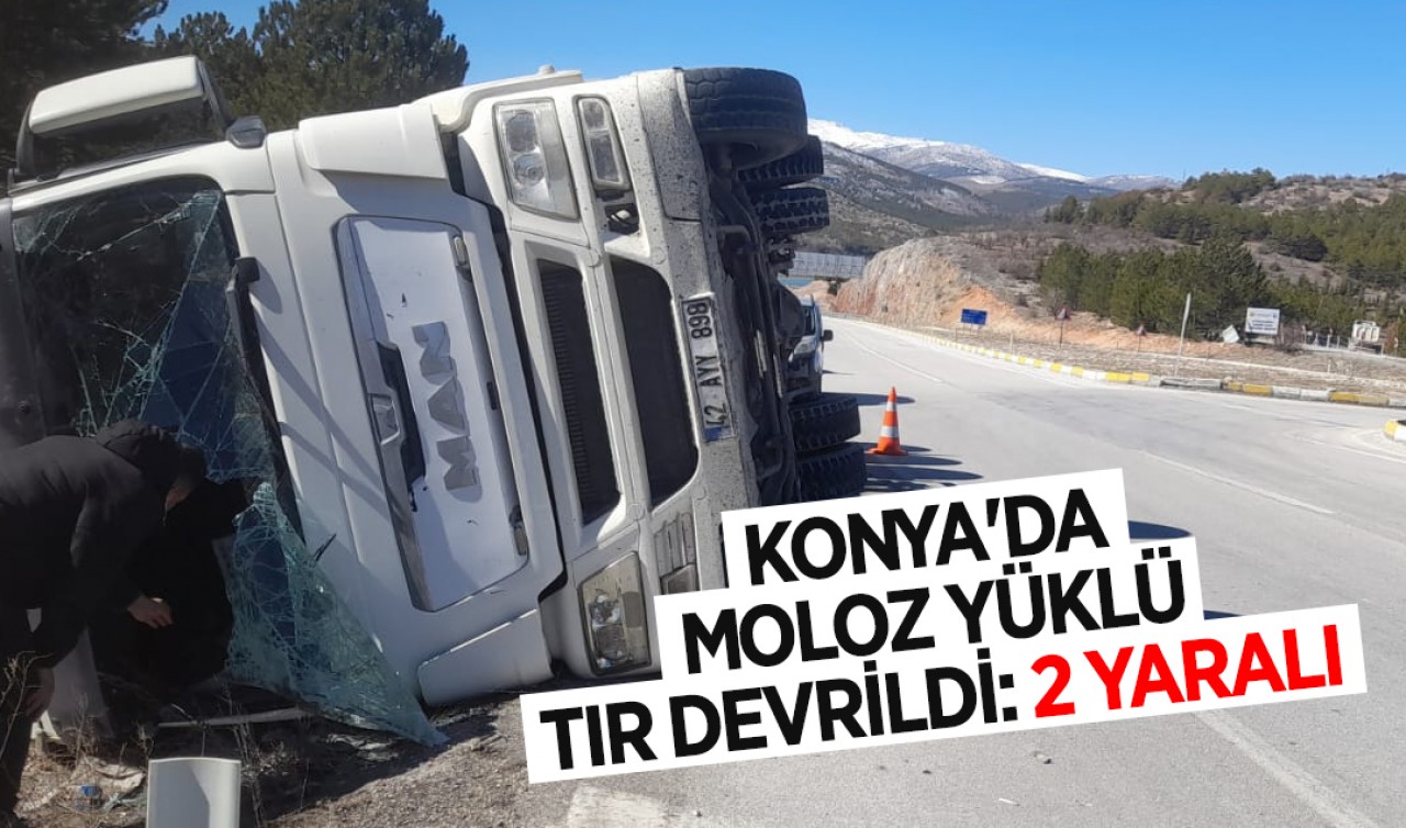 Konya'da moloz yüklü TIR devrildi: 2 yaralı