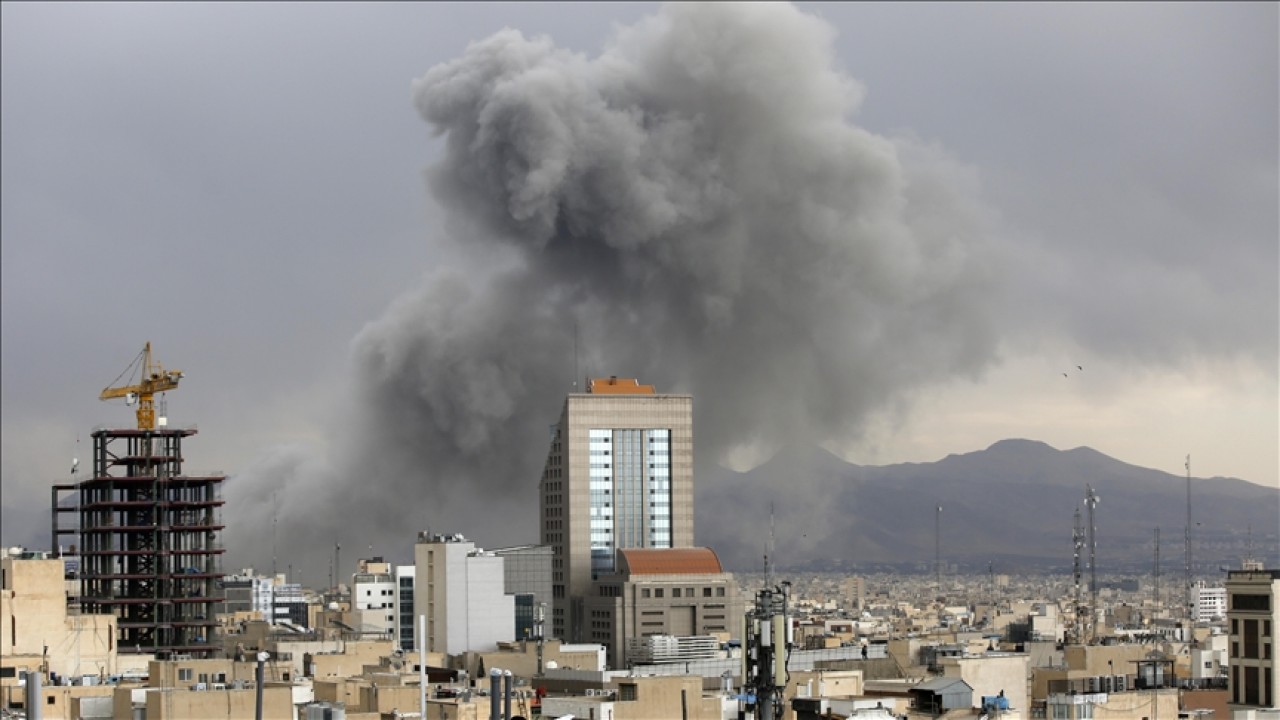 Tahran'da patlamalar meydana geldi