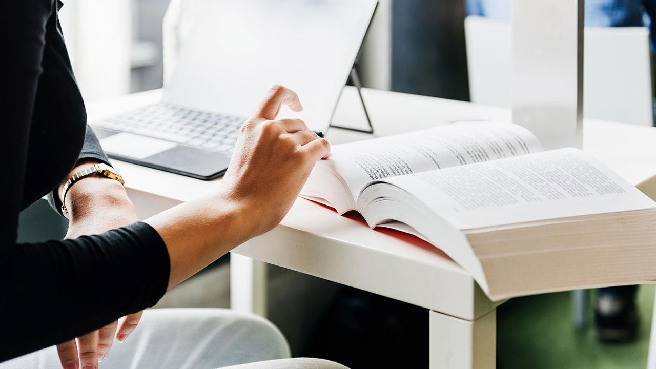 YÖK'ten araştırma görevliliği için yeni doktora sistemi