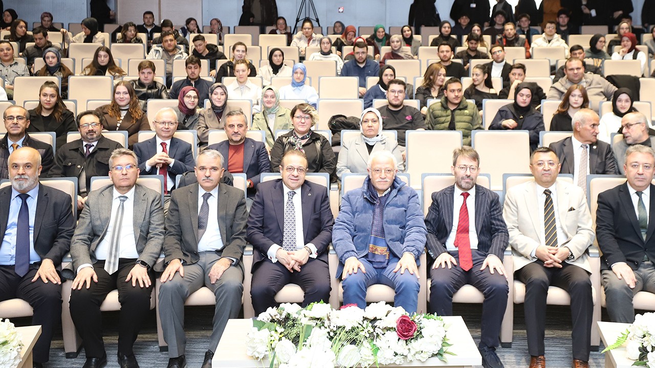Büyükelçi Egemen Bağış, NEÜ’de Türk Dış Politikasını değerlendirdi