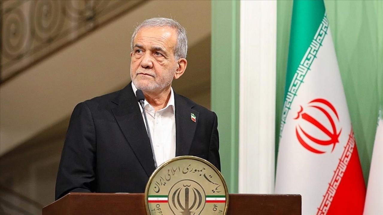 İran Cumhurbaşkanı Pezeşkiyan: Komşularımızdan özür diliyorum