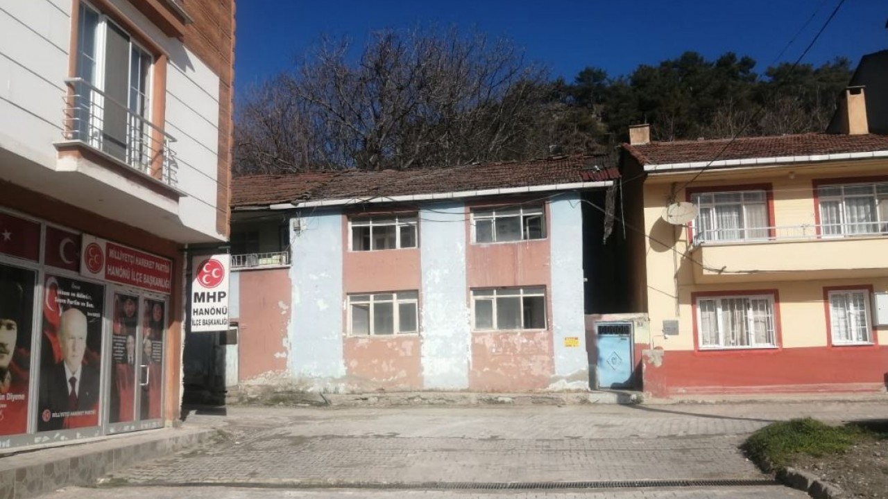 Evinde baygın halde bulunan kadın hastanede hayatını kaybetti