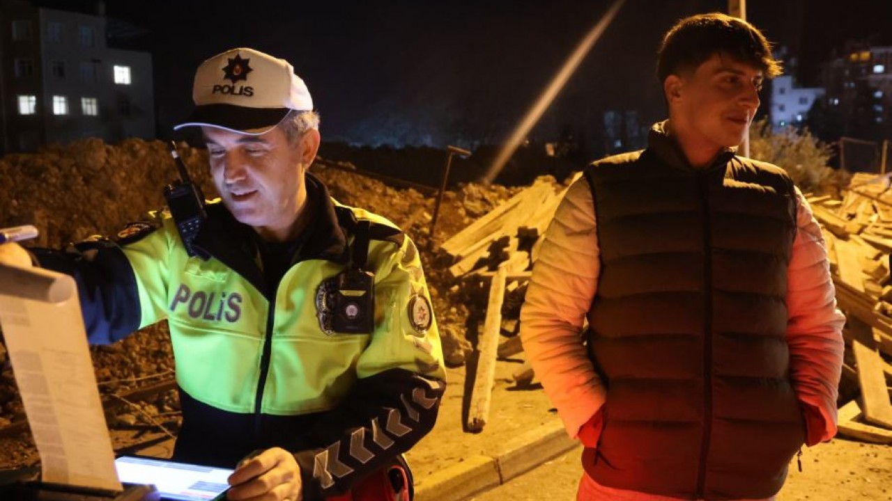 Kasksız sürücüden polise ilginç teklif