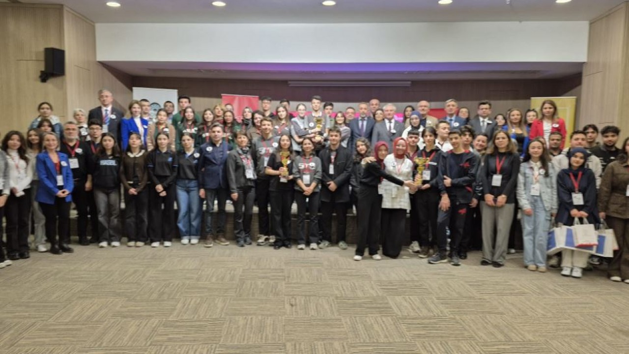 "Korkma! Gençliğin Ruhu Burada" temalı bilgi yarışması İç Anadolu Bölge Finali ve Ödül Töreni Konya'da gerçekleştirildi