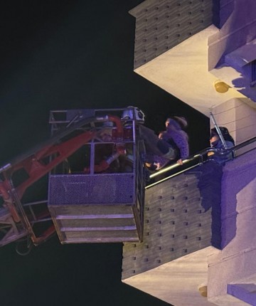 Yangın çıkan apartmanda can pazarı: 30 kişiyi itfaiye kurtardı