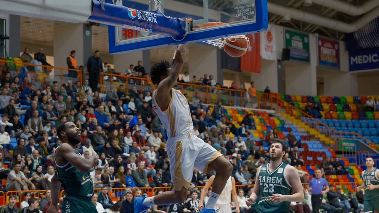 Büyükşehir taraftarı önünde farka koştu