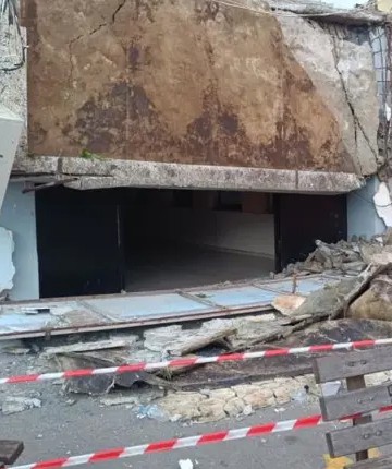 55 yıllık okulda faciadan dönüldü