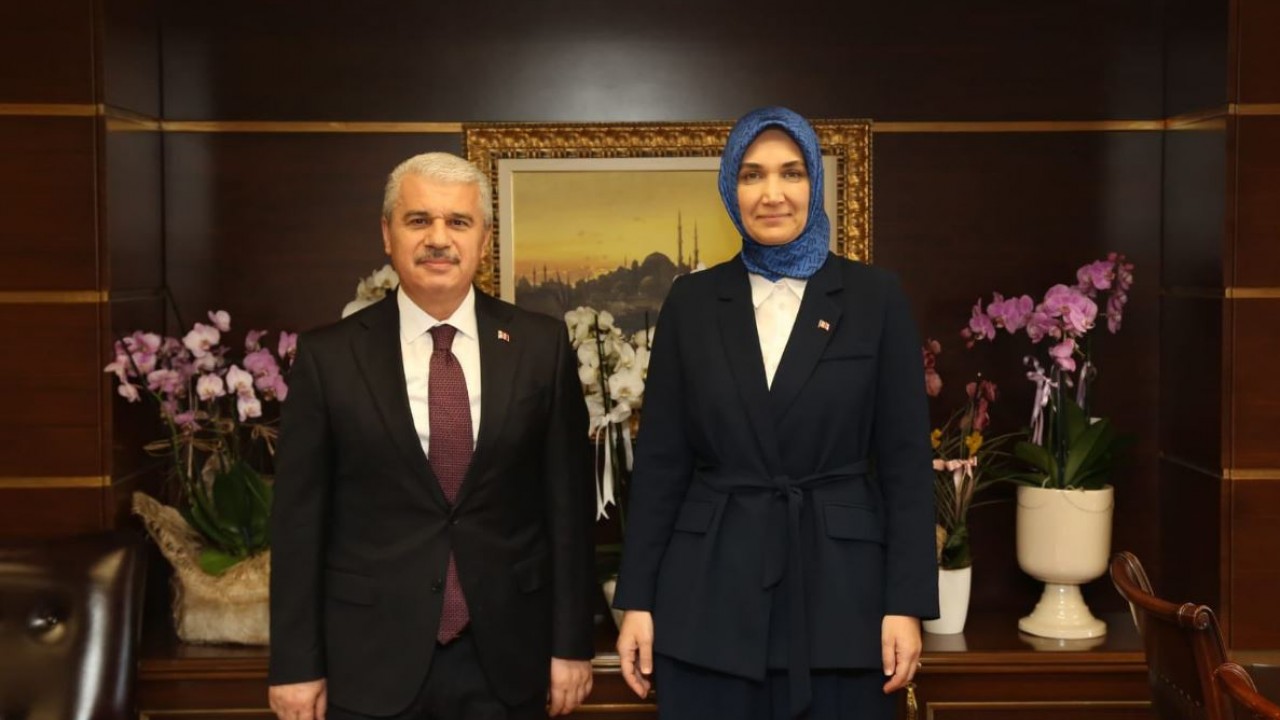Konya Valisi Akın'dan ilk başörtülü bakan yardımcısı olan Kübra Güran Yiğitbaşı'na ziyaret