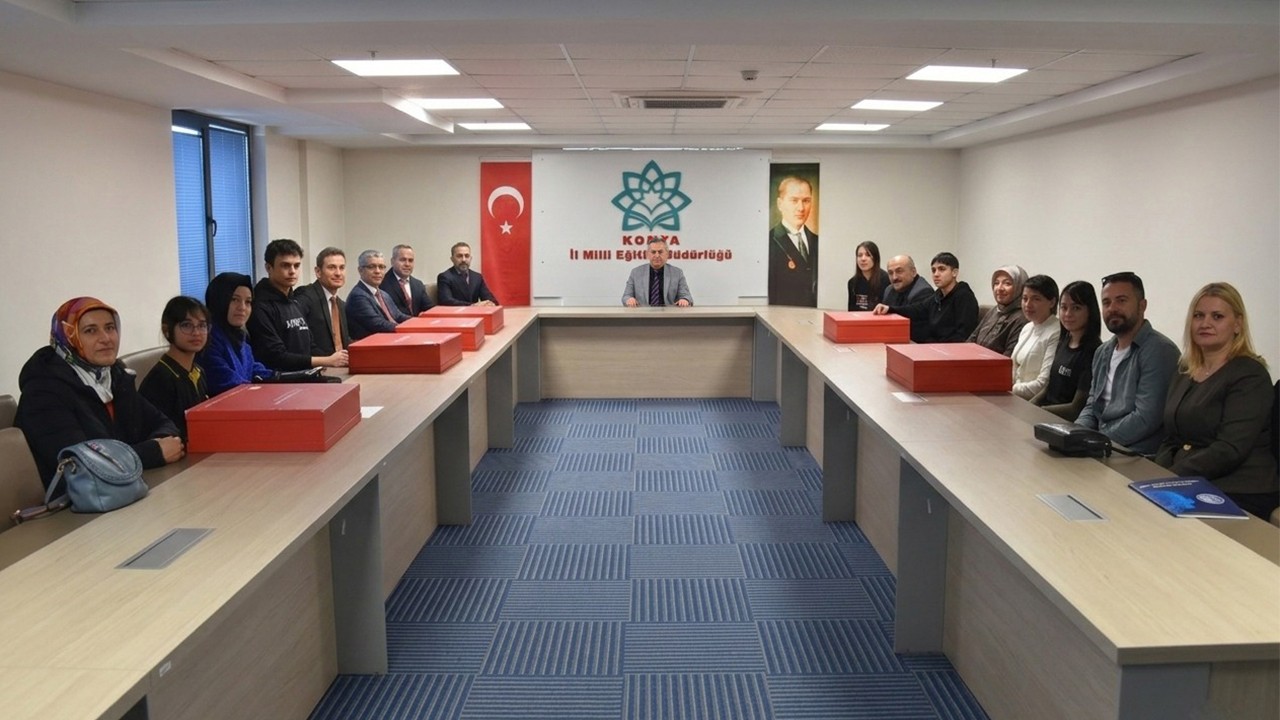 Konya’da genç yetenekler Savunmadan Sanata tasarımlarıyla ödül aldı