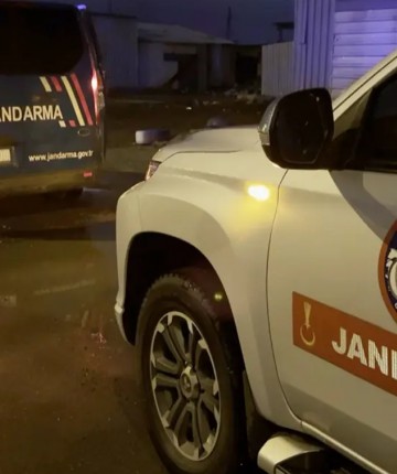 3 çocuk bir genci darp edip bıçakladı