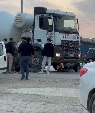 Beton mikseriyle çarpışan motosikletin sürücüsü yaralandı